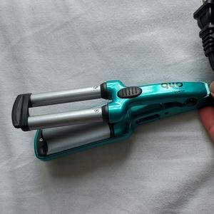 Quo Travel Sized Triple Barrel Iron